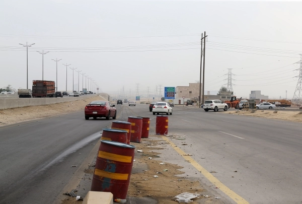 مدخل الحي محفوف بالمخاطر
(حمدان الدوسري)