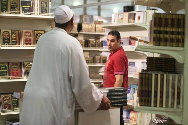 كتب مرصوصة في الدور 