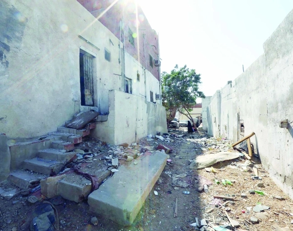 عشوائية وبنايات مخالفة في وسط العزيزية (ثامر الفرج) 