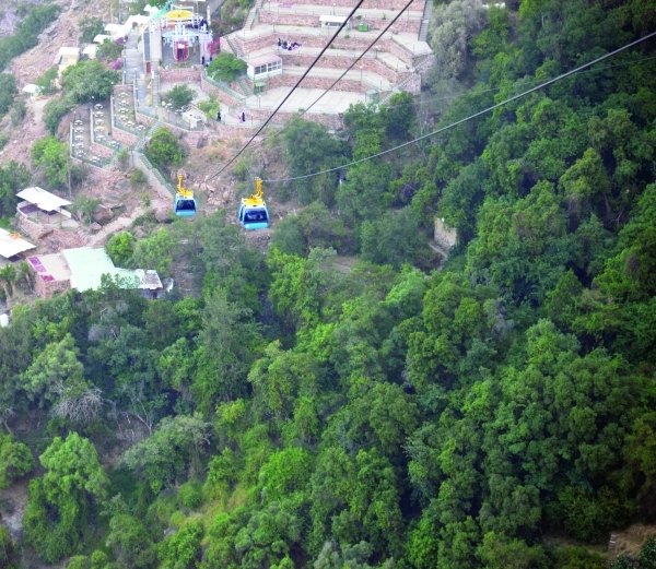 أحد المنتجعات السياحية في منطقة عسير                            (مكة)