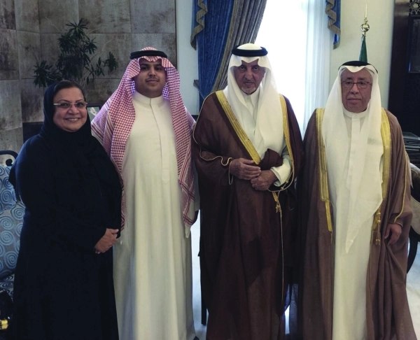 خالد الفيصل متوسطا أعضاء إبصار (مكة)