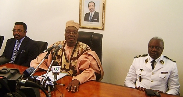 عيسى تشيروما بكاري وزير الاتصالات الكاميروني  (مكة)