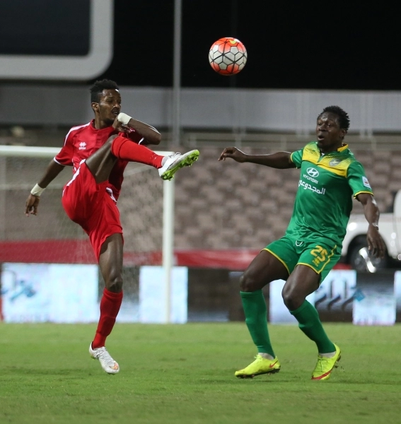 علي عواجي خلال مباراة للوحدة أمام الخليج (مكة)