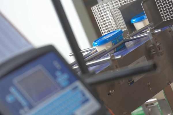 مرحلة تعبئة  الحلاوة 