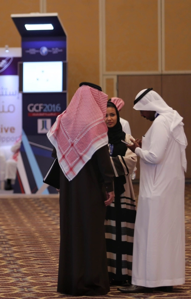 نقاش على هامش المنتدى