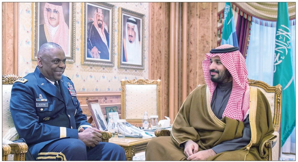 
    الأمير محمد بن سلمان مجتمعا بلويد جيه أوستين في المعذر أمس (واس)