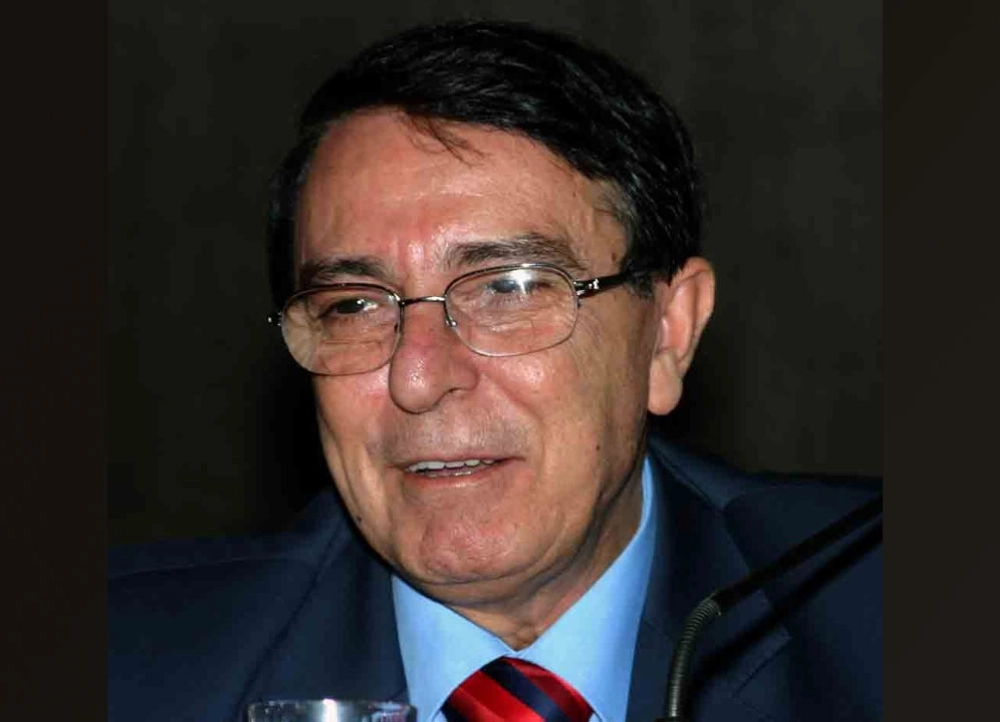 رياض نعسان الأغا