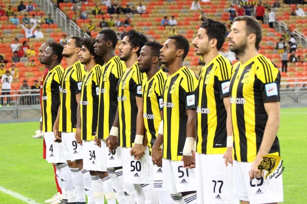لاعبو الاتحاد قبل بدء إحدى المباريات (موقع الاتحاد)