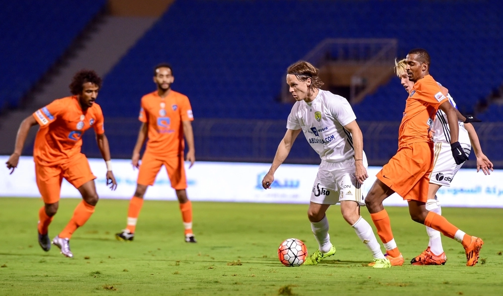 من مباراة الهلال والفريق الفنلندي الذي عسكر في الرياض الشهر الماضي (محمد مشهور)