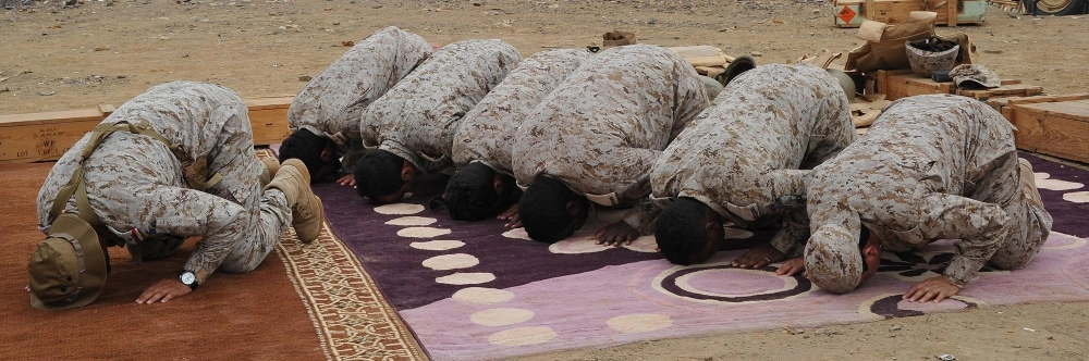 أفراد من القوات المسلحة الشريط الحدودي بقطاع محافظة الحرث في جازان (واس)