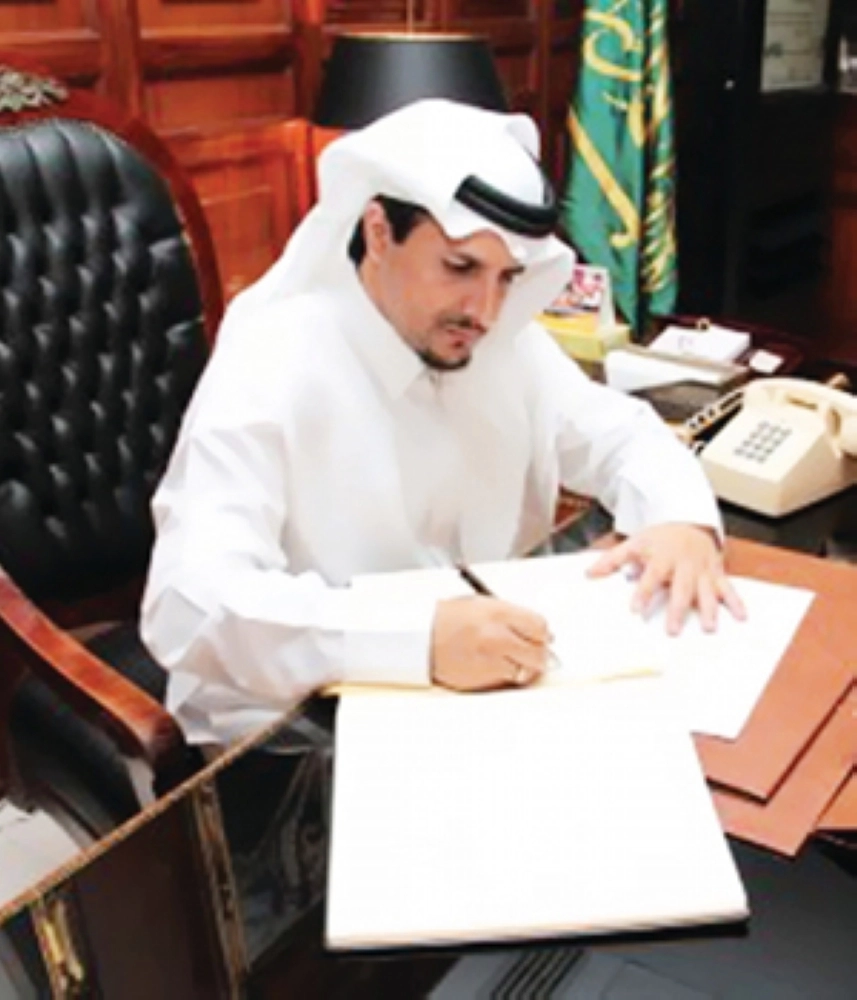 منصور الخنيزان 