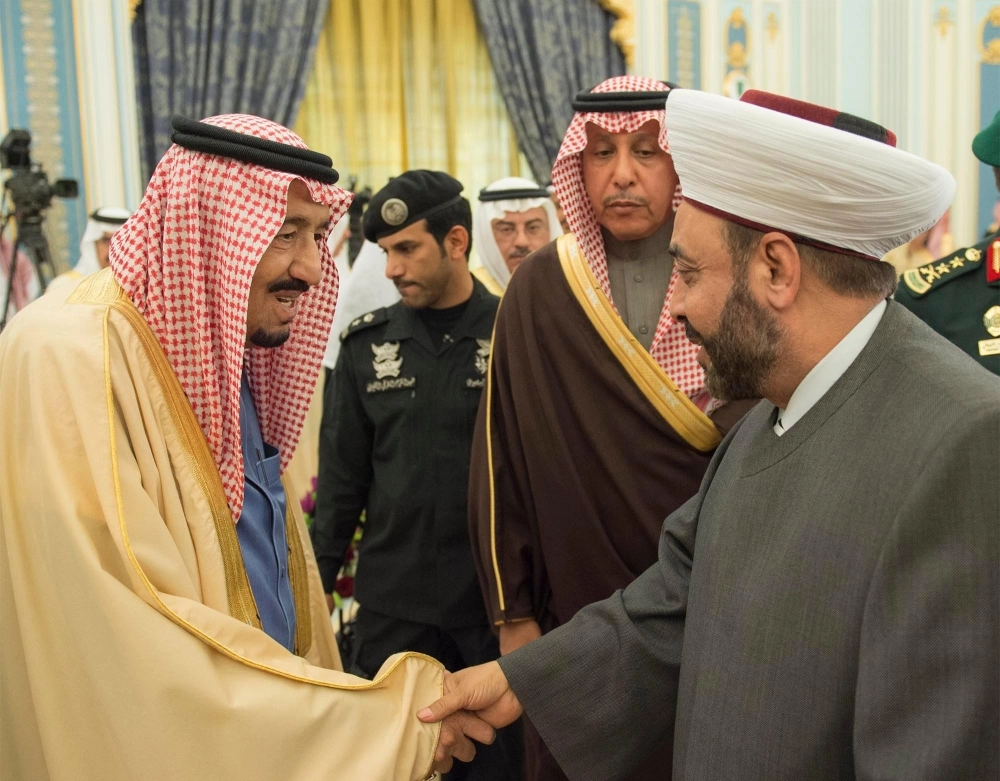 
    الملك سلمان مرحبا بضيوف المهرجان