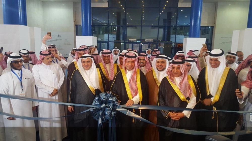 
    الحقيل يفتتح معرض ريستاتكس جدة العقاري أمس (مكة)