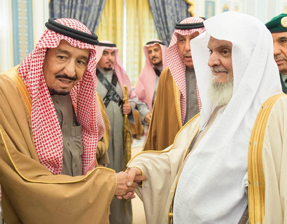 ..ومستقبلا أحد الحضور