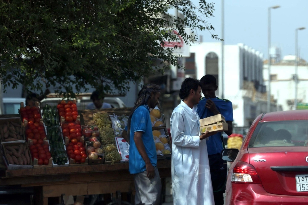 خضروات وفواكه في أحد الشوارع