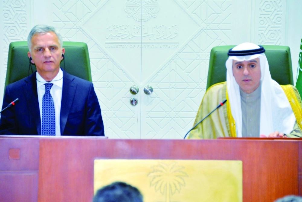 عادل الجبير وديدييه بوركهالتر خلال المؤتمر الصحفي      (مكة)