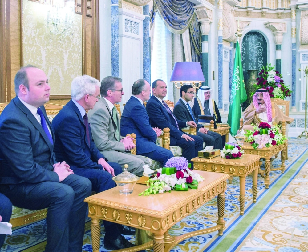 .. وخلال لقائه أعضاء البرلمان البريطاني (واس)