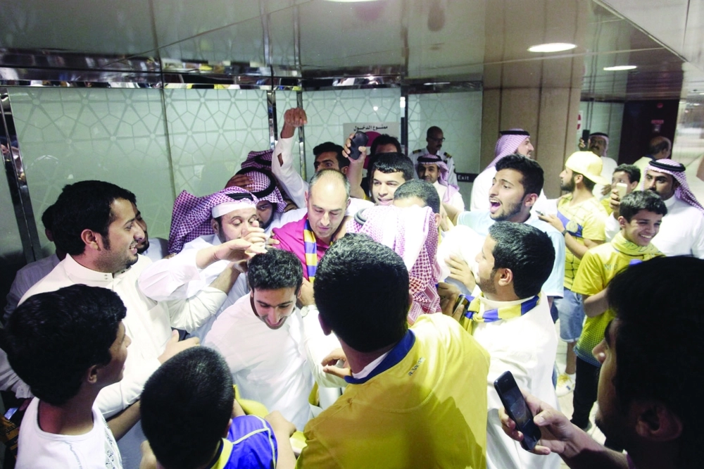 الاستقبال الكبير الذي حظي به كانيدا في المرة الأولى      (مكة)