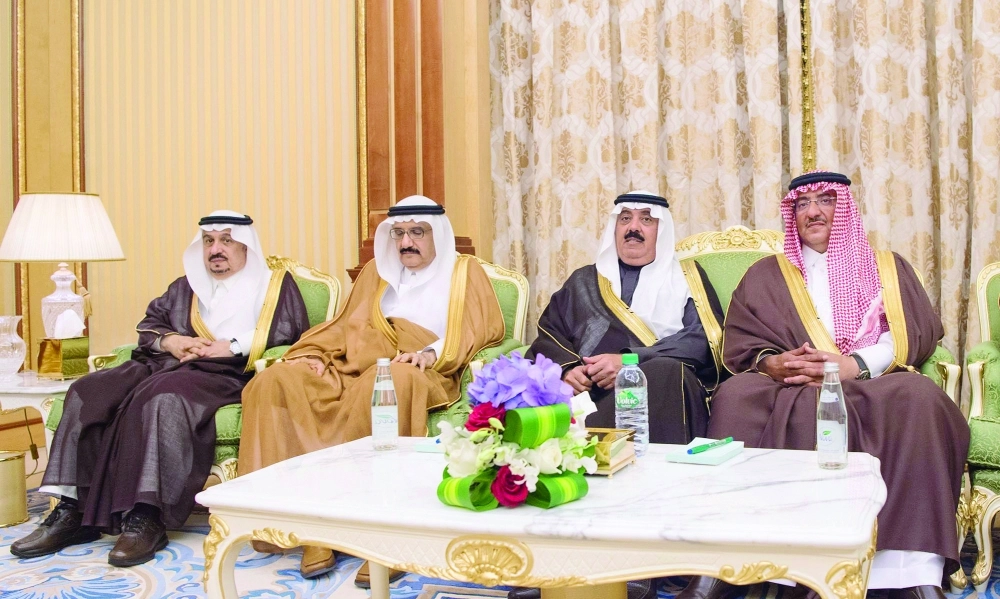 الأمراء فيصل بن بندر ومنصور بن متعب ومتعب بن عبدالله ومحمد بن نايف خلال جلسة المباحثات