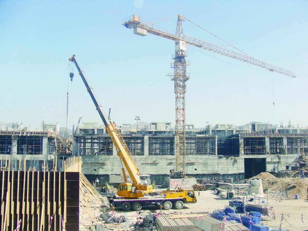 أعمال إنشاءات بأحد المشاريع                                  (مكة)