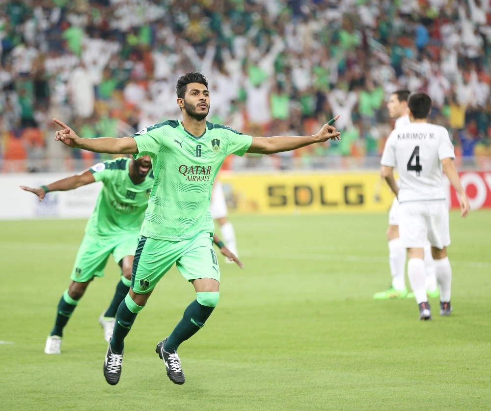 محمد آل فتيل ينطلق فرحاً بافتتاح التسجيل للأهلي   (ياسر بخش)