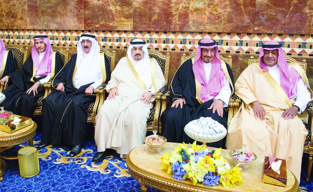 الأمراء مقرن بن عبدالعزيز ومشعل بن سعود وفيصل بن بندر وسعد بن عبدالله وسعود بن سعد 