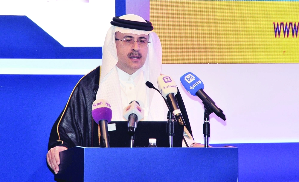 الناصر يلقي كلمته                               (مكة)