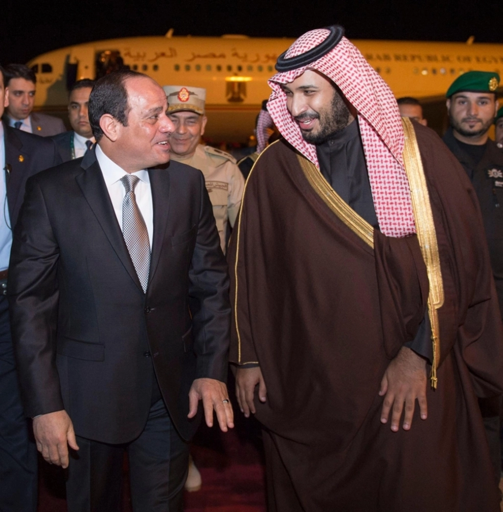 الأمير محمد بن سلمان خلال استقباله الرئيس المصري في حفر الباطن أمس   (واس )