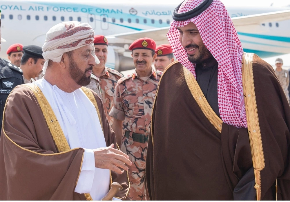 والمسؤول عن شؤون الدفاع بعمان