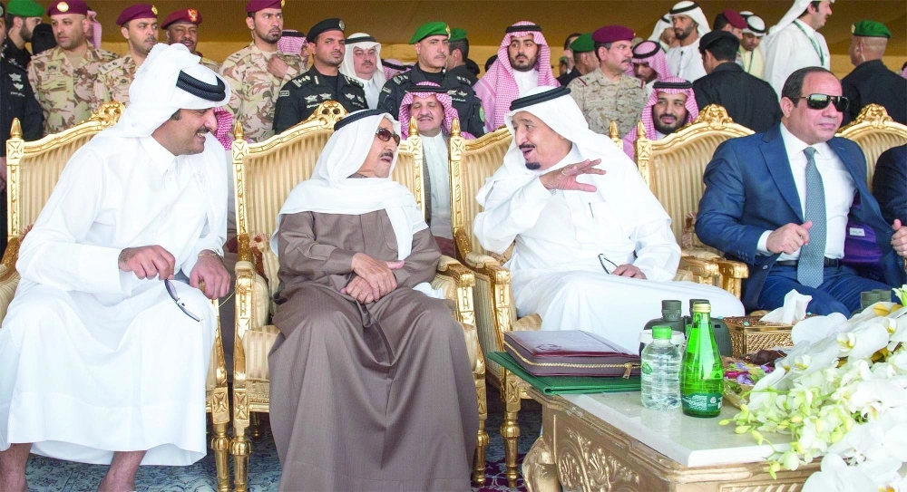 .. وفي حديث مع أميري الكويت وقطر