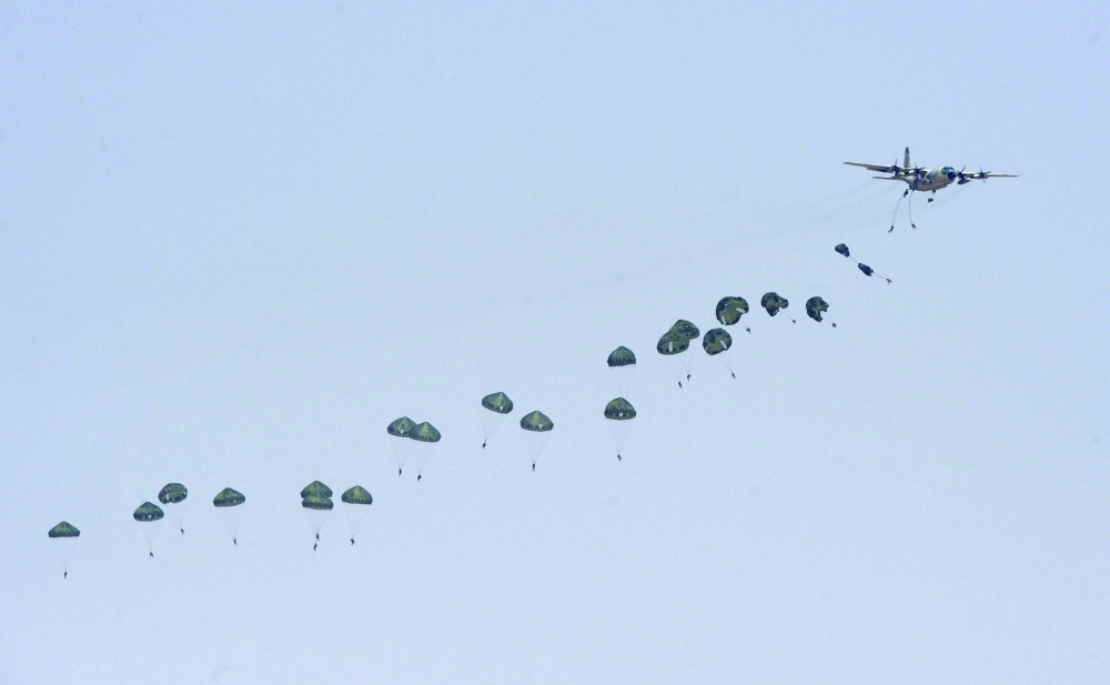 من مناورات رعد الشمال في حفر الباطن أمس        (أ ف ب، إ ب أ) 
