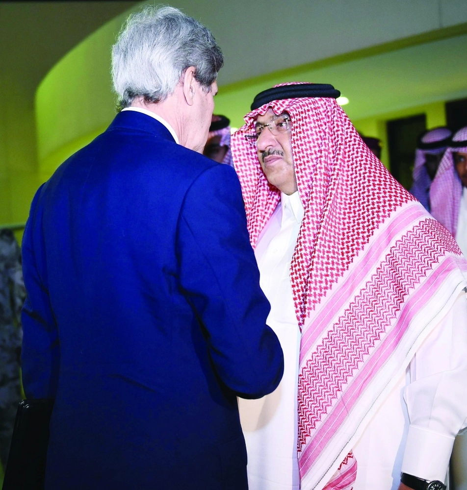 الأمير محمد بن نايف مستقبلا كيري       (واس)