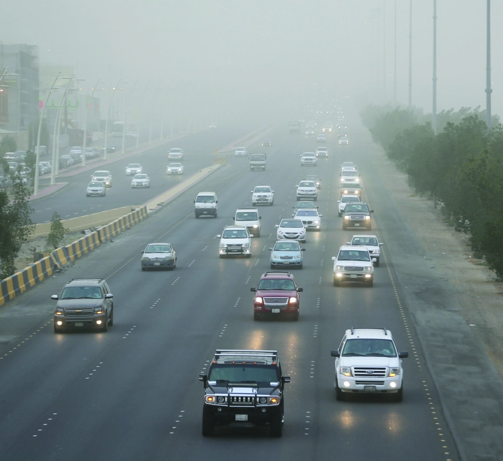 موجة الغبار التي شهدتها العاصمة المقدسة أمس           (ياسر بخش)