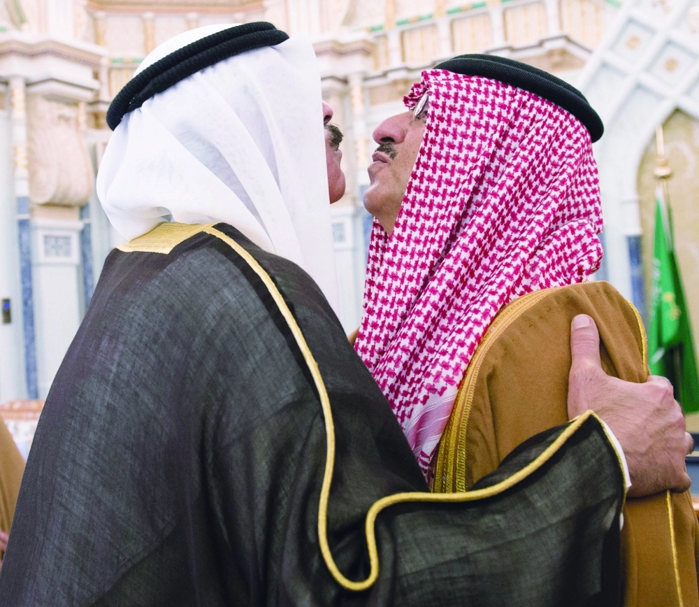 الأمير محمد بن نايف مستقبلا صباح الأحمد 