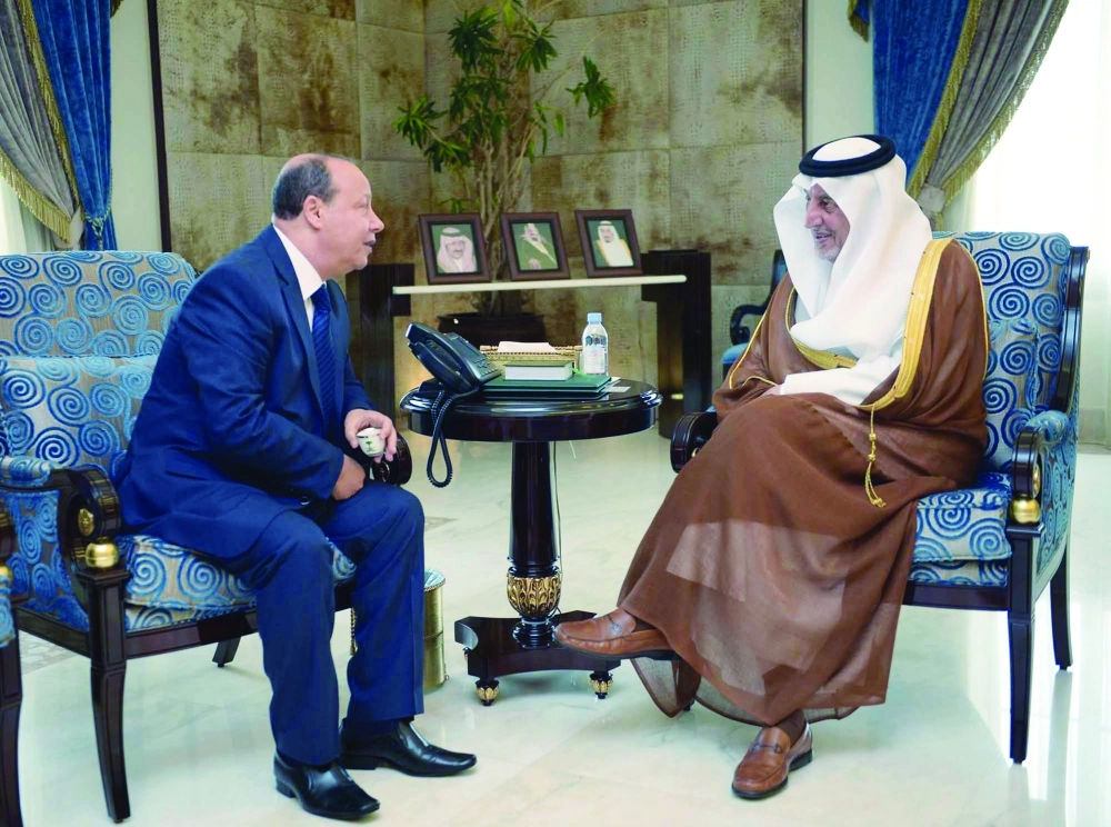 .. ومستقبلا فتحي النفاتي                         (مكة)