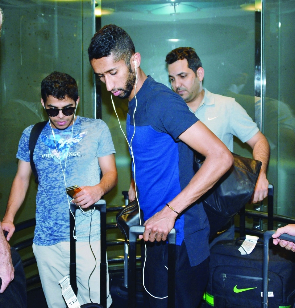 سلمان الفرج ويحيى الشهري داخل المصعد بمقر المعسكر                 (مكة)