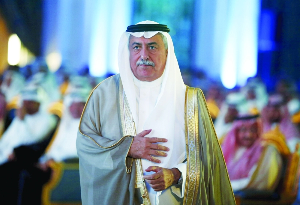 العساف أثناء مشاركته أمس