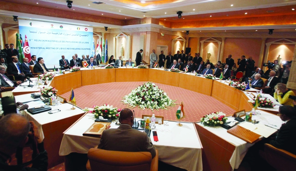 أحد الاجتماعات الوزارية للدول المجاورة لليبيا في تونس         (رويترز)