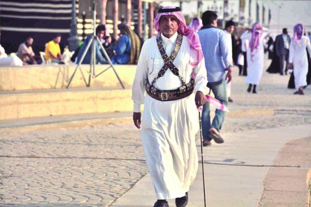 علي الشريف منظم المزاد           (مكة)