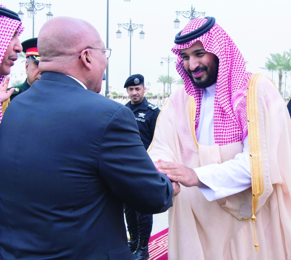 الأمير محمد بن سلمان مصافحا جاكوب زوما                   (واس)