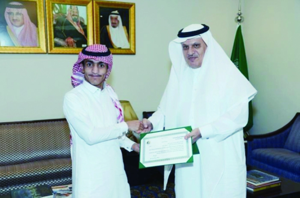 عبدالله المقبل خلال التكريم (مكة)