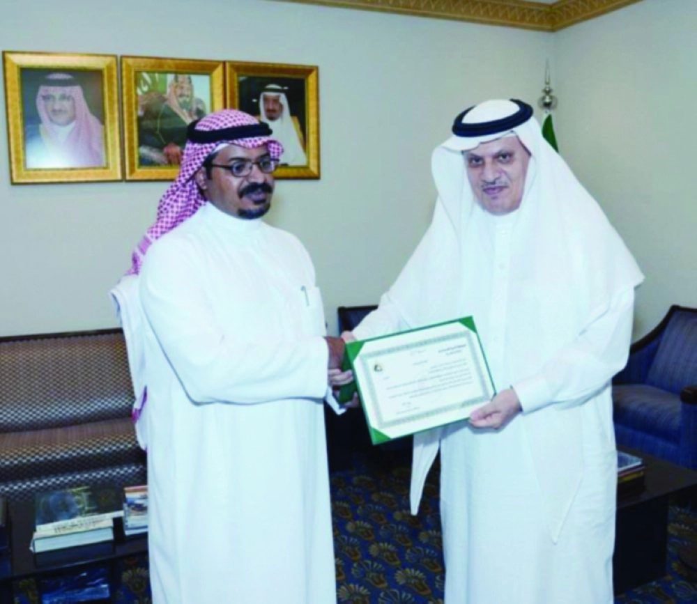 عبدالله المقبل خلال التكريم (مكة)