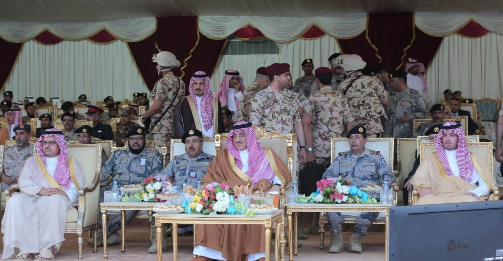 
    الأمير محمد بن نايف خلال رعايته فعاليات تمرين طوفان 6 وتخريج منسوبي حرس الحدود (علي القرني)