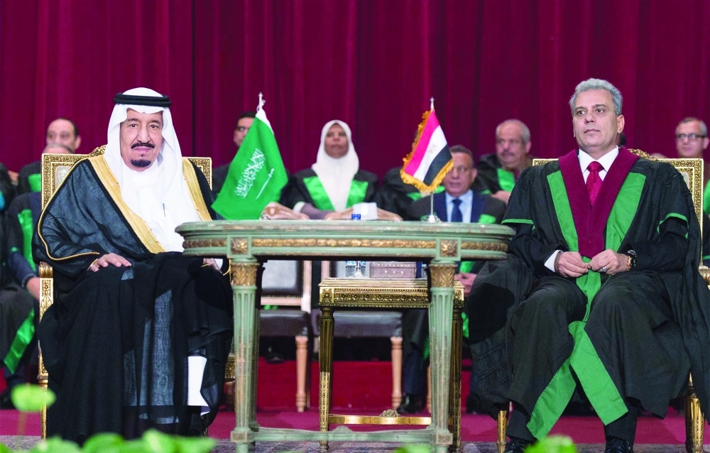 من حفل تسلم خادم الحرمين الشريفين للدكتوراه الفخرية بجامعة القاهرة (بندر الجلعود)

