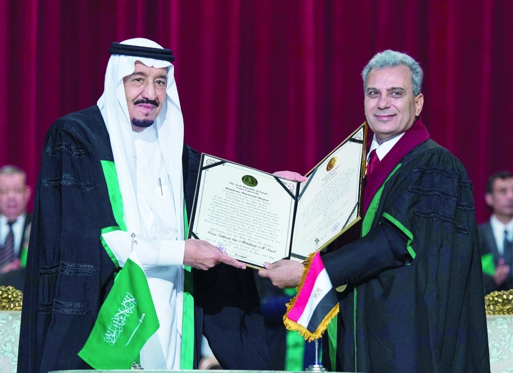 من حفل تسلم خادم الحرمين الشريفين للدكتوراه الفخرية بجامعة القاهرة (بندر الجلعود)
