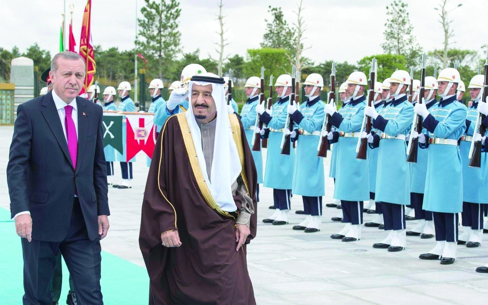 مشاهد من استقبال خادم الحرمين الشريفين في القصر الرئاسي بأنقرة      (بندر الجلعود)