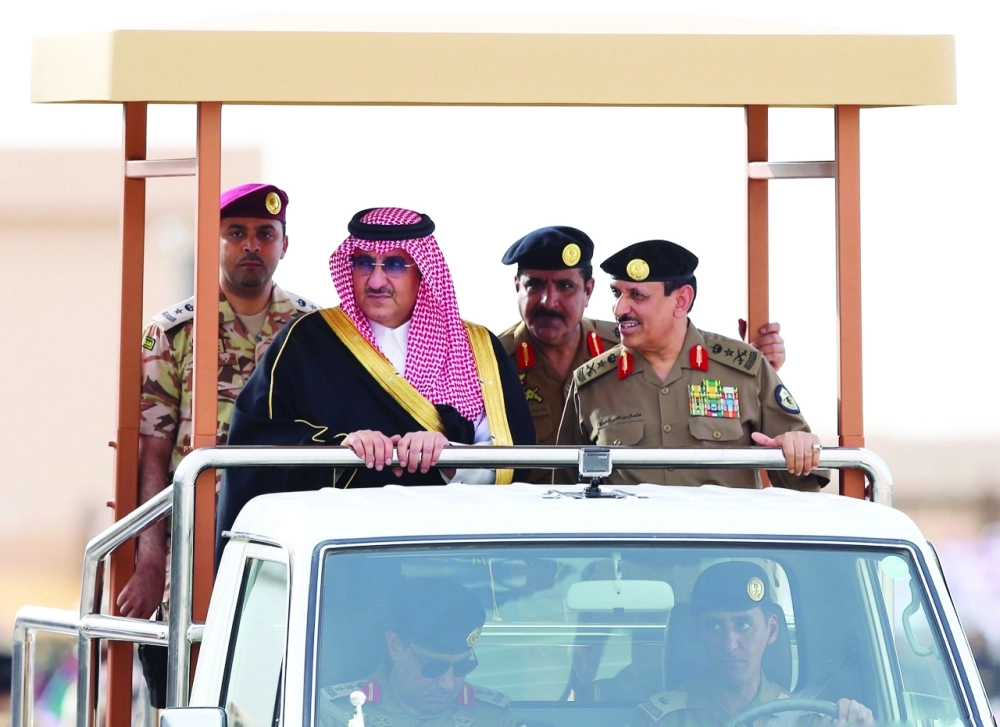 الأمير محمد بن نايف خلال رعايته حفل التخريج في مدينة تدريب الأمن بالرياض أمس 