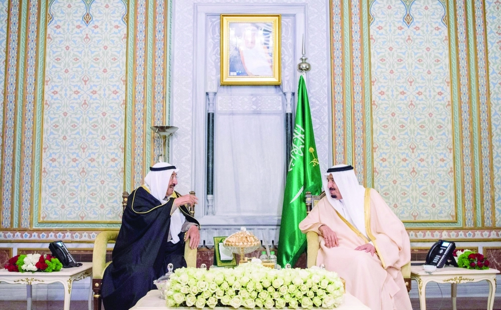 الملك سلمان يلتقي أمير الكويت بإسطنبول                       