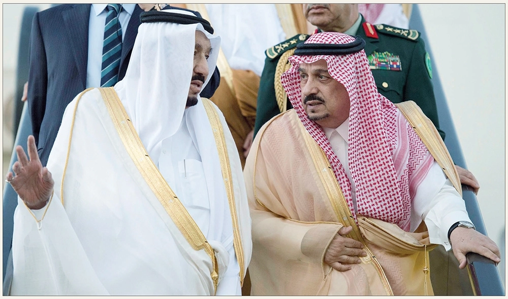 خادم الحرمين لدى وصوله مطار قاعدة الملك سلمان بالرياض أمس