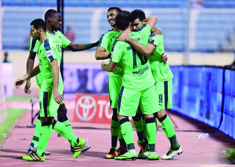 فرحة لاعبي الأهلي بالهدف الوحيد         (ماجد حقوي)